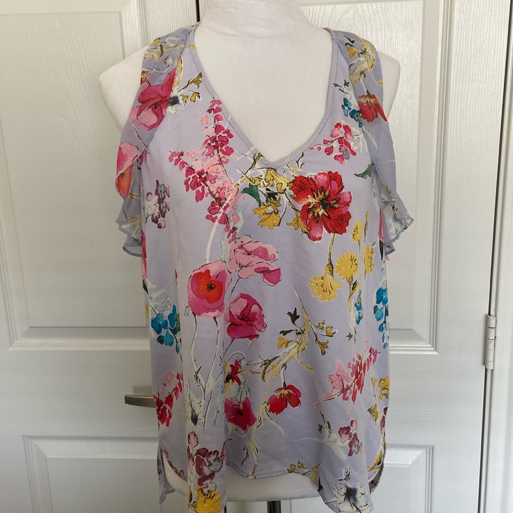 Ladies sleeveless blouse purple with flowers Size M